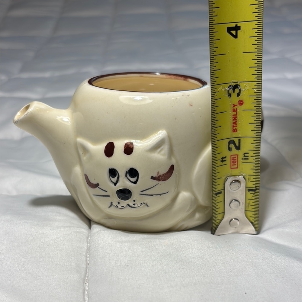 Vintage Cat-themed Ceramic Coffee or Tea Creamer Dish - Picture 2 of 9